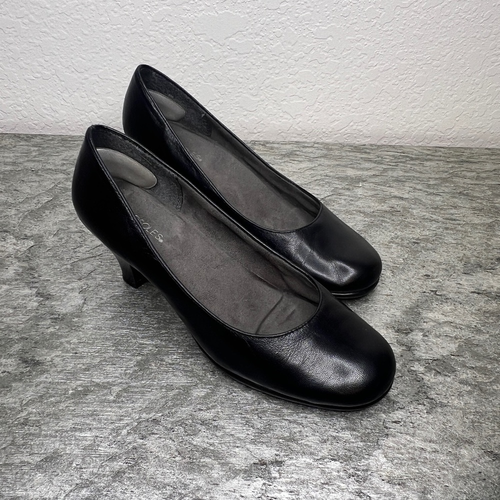 Aerosoles Black Kitten Heel Pumps